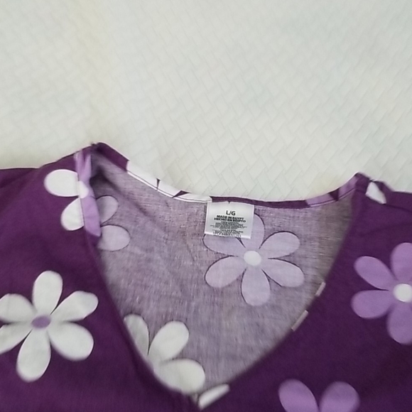Like new all cotton scrub size large beautiful pur - Picture 2 of 4